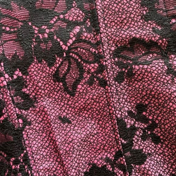 Frederick's of Hollywood Pink Satin Halter Neck Lace Up Corset with Black Lace - Picture 6 of 9